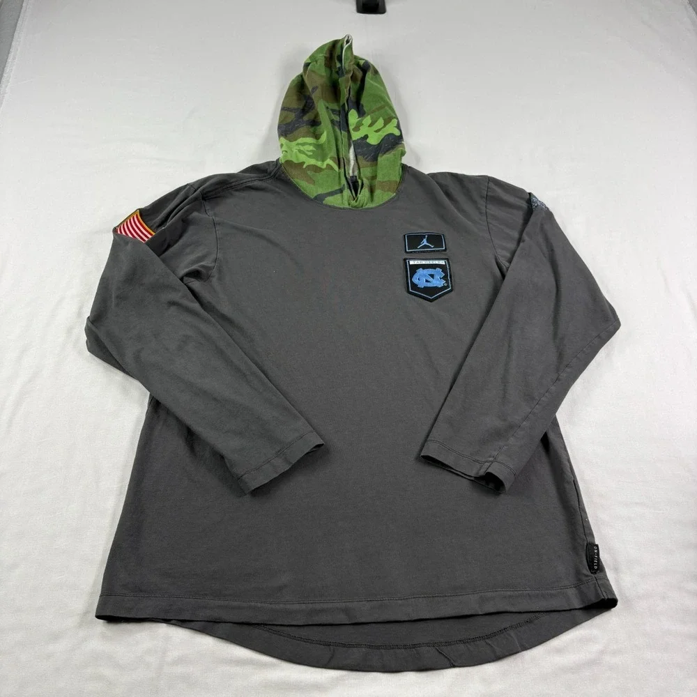 North Carolina Tar Heels Hoodie Mens S Gray Jordan Military Lightweight Pullover